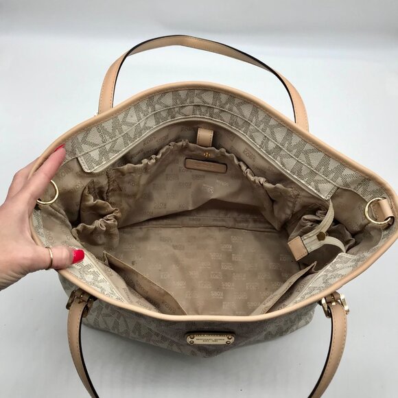 Michael Kors Vanilla Monogram Canvas Jet Set Travel Tote Bag - Picture 11 of 11